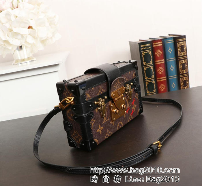 LV路易威登 原版品質 時尚潮流 PETITE MALLE 手袋 M94219  Bhq1167